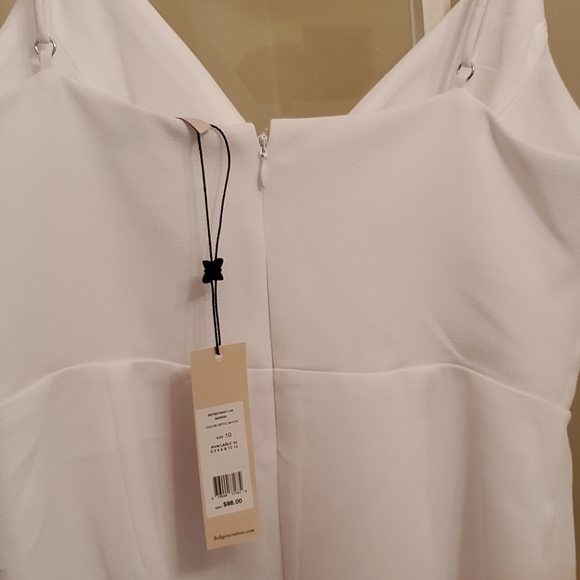 Dresses - Picture 4 of 6